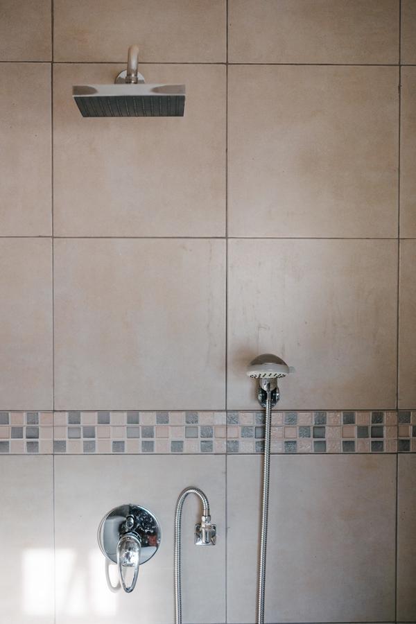 Bed and Breakfast The Guinea Fowl Entebbe Esterno foto