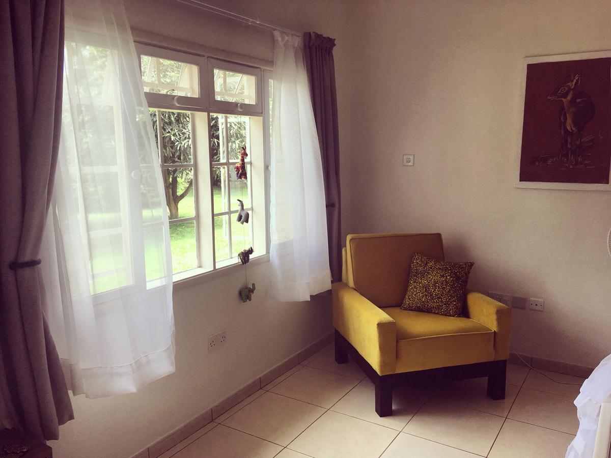 Bed and Breakfast The Guinea Fowl Entebbe Esterno foto